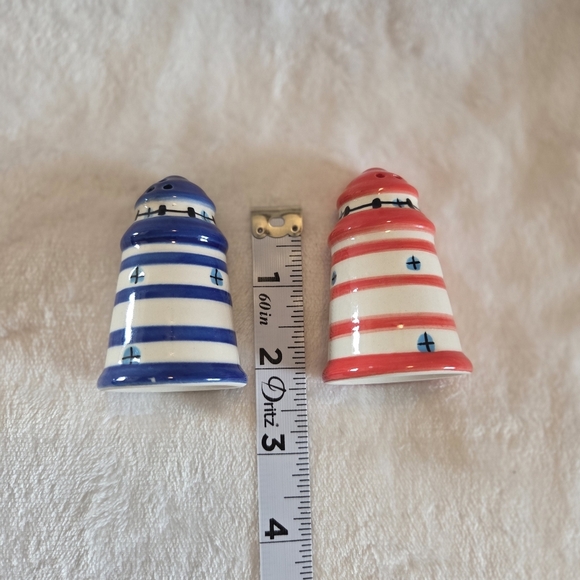 Vintage Lighthouse Salt & Pepper Shakers Red & White, Blue & White - Picture 8 of 8